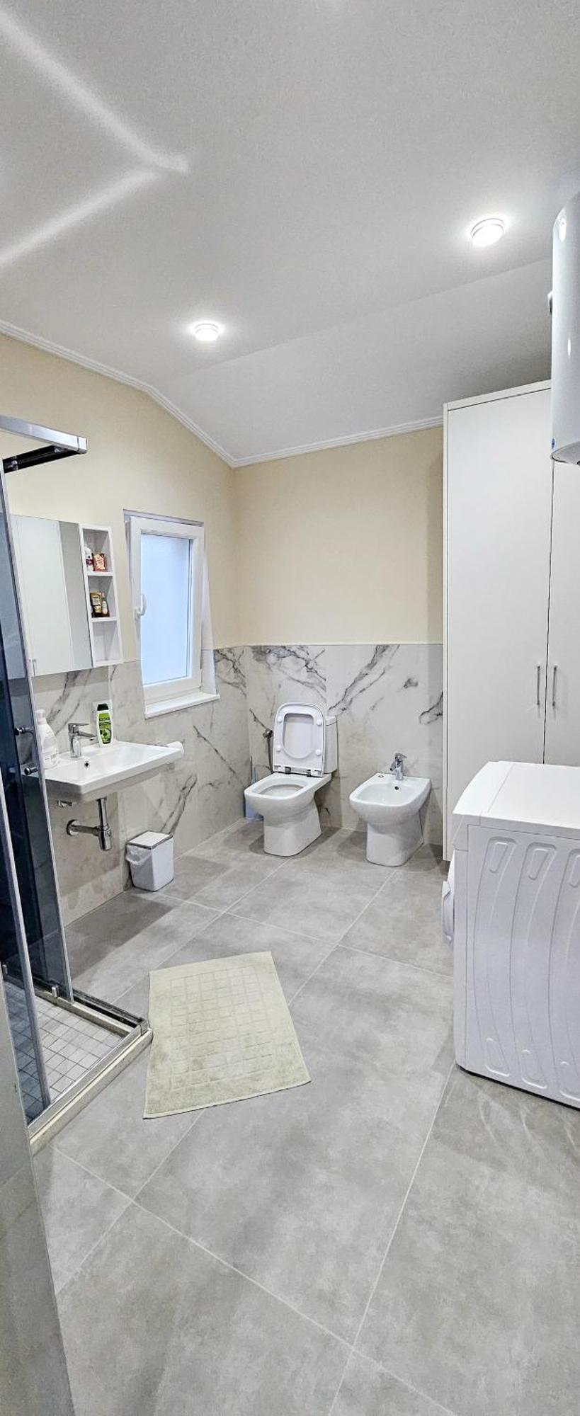 Koman_Lakeview_Apartments شكودر المظهر الخارجي الصورة